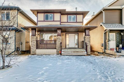 Photo of 99 Saddlecrest Way NE, Calgary, AB T3J 5N1 (MLS # A2276076)