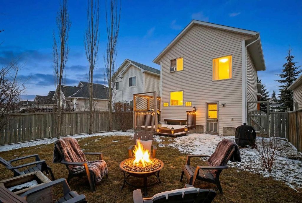 Photo of 20 Inverness Grove SE, Calgary, AB T2Z 3E6 (MLS # A2296923)