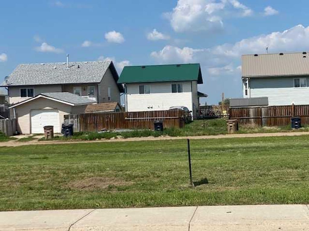 Photo of 87 Upland Manor, Brooks, AB T1R 1P9 (MLS # A2305870)