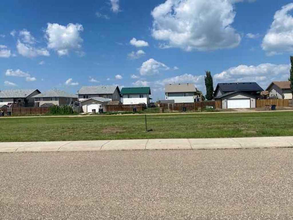Photo of 87 Upland Manor, Brooks, AB T1R 1P9 (MLS # A2305870)