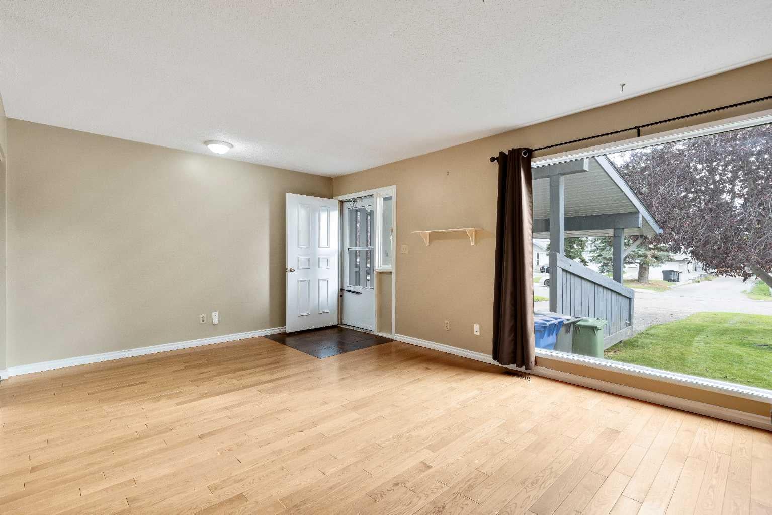 107 Elm Place 105