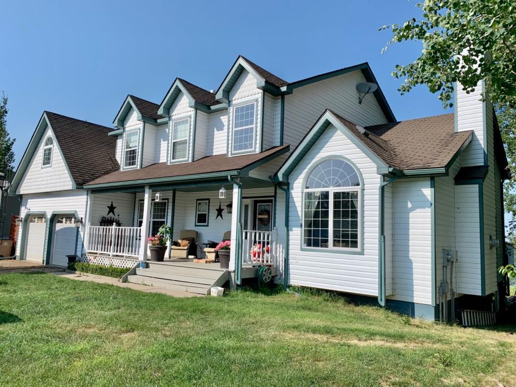 Photo of 67325 Churchill Park Drive #634, Lac La Biche, AB T0A 2C0 (MLS # A2316308)