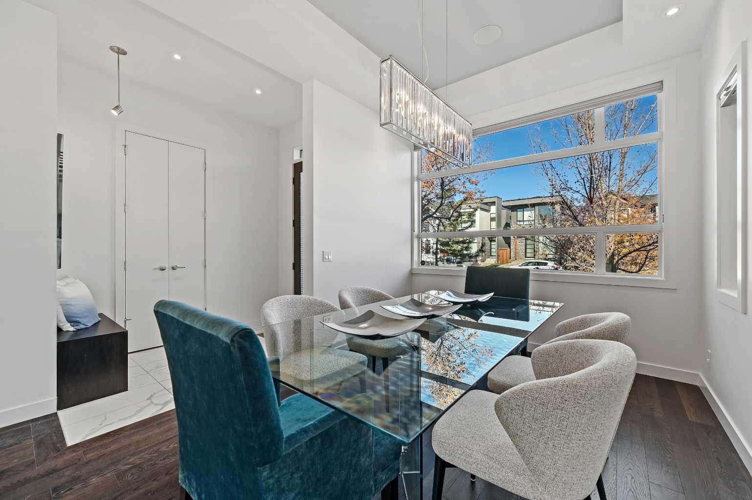 2115 Bowness Road NW