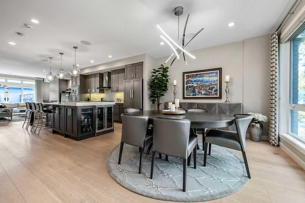 Photo of 1927 44 Avenue SW, Calgary, AB T2T 2N7 (MLS # A2350797)