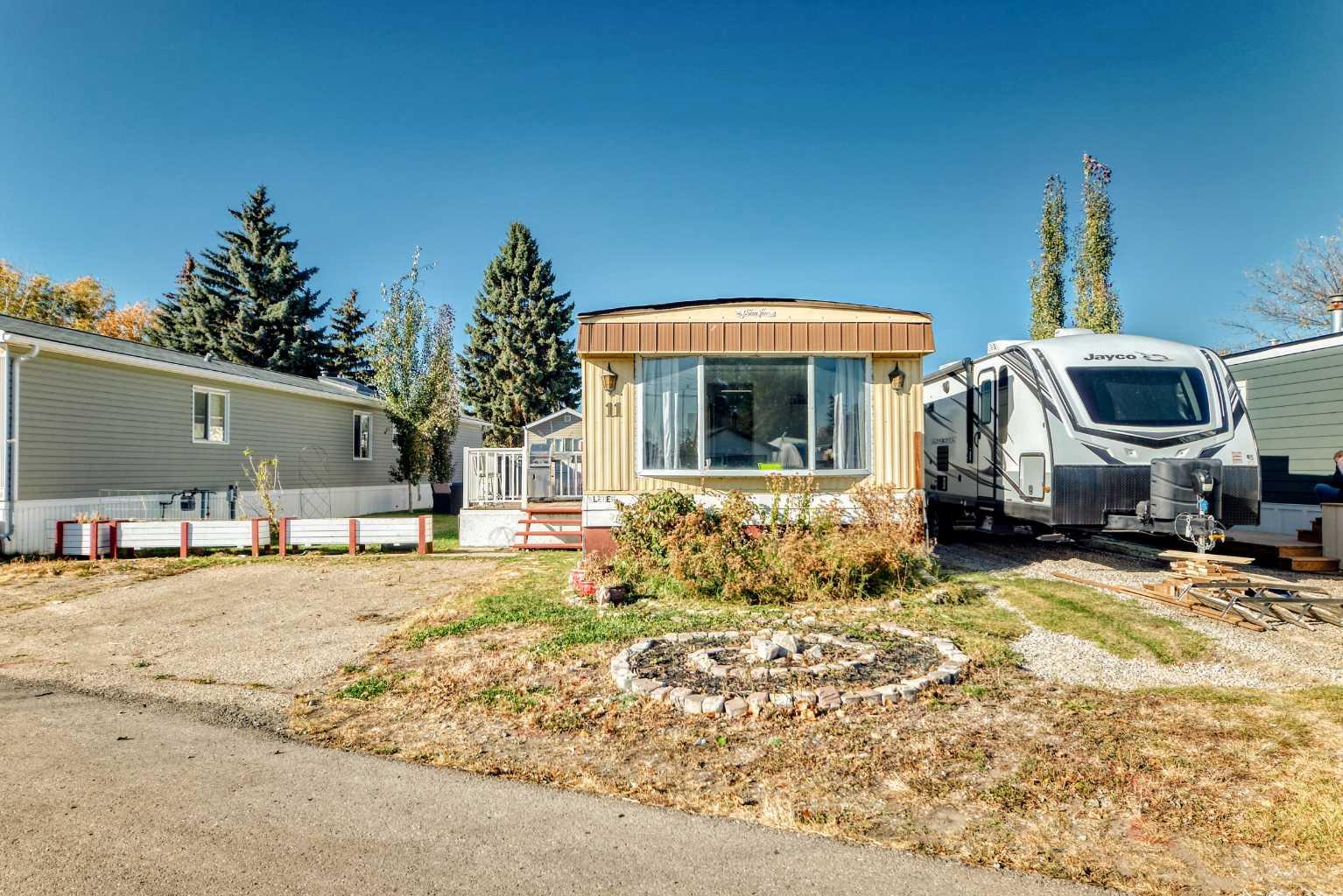 649 Main Street N 11