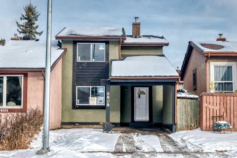 Photo of 6808 26 Avenue NE, Calgary, AB T1Y 4N2 (MLS # A2273703)