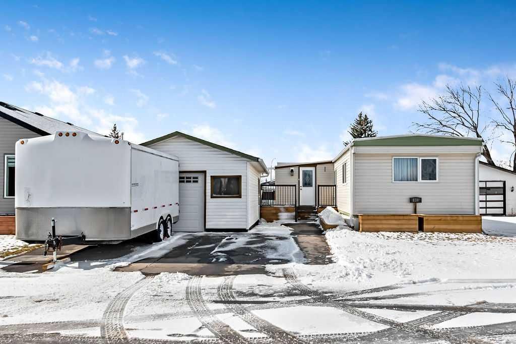 Photo of 830 Bay Road, Strathmore, AB T1P 1E3 (MLS # A2291054)