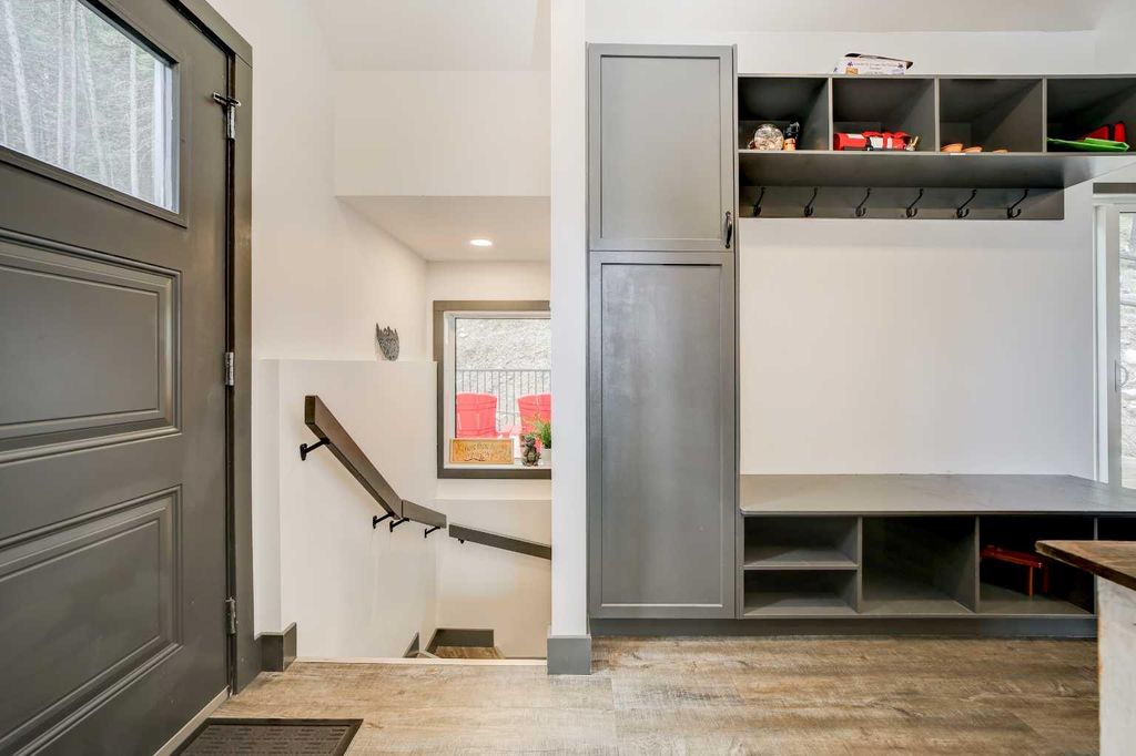 Photo of 230 Southmore Place, Blairmore, AB T0K 0E0 (MLS # A2265648)
