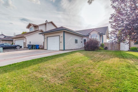 Photo of 88 Spruce Close SE, Medicine Hat, AB T1B 4L8 (MLS # A2332445)