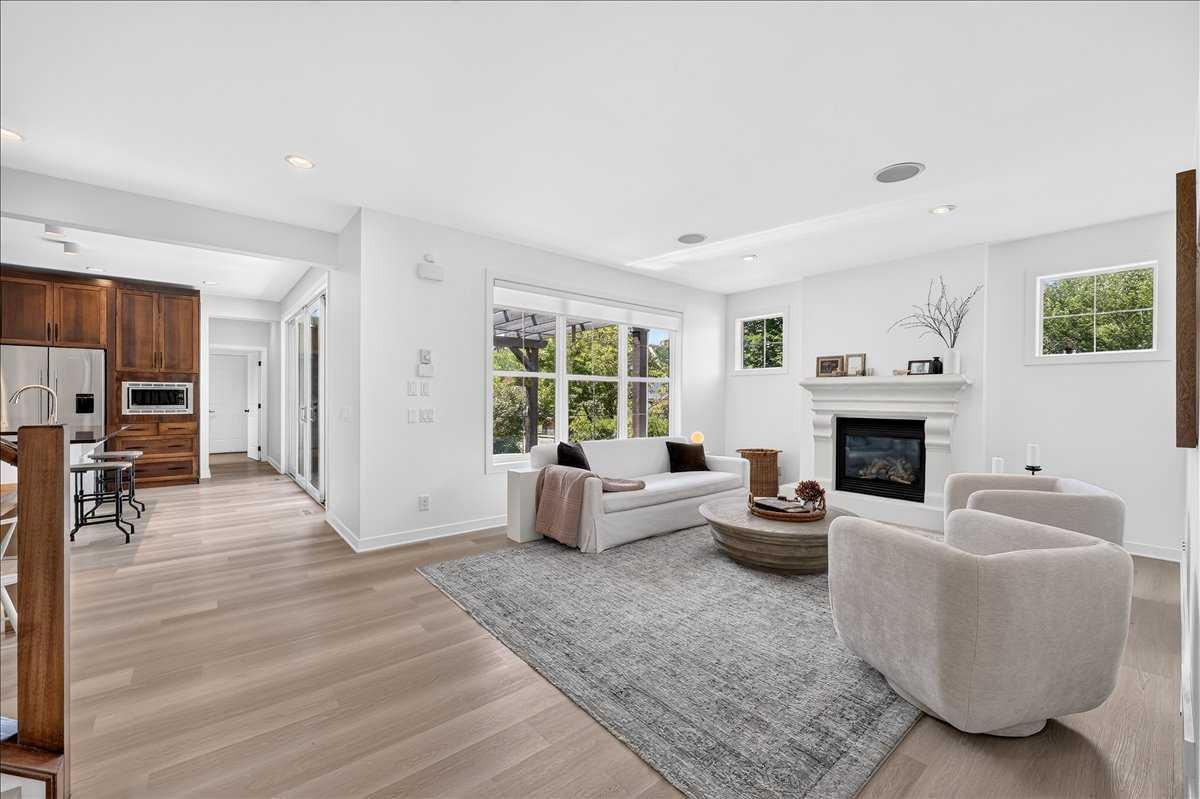 4 Quarry Landing SE