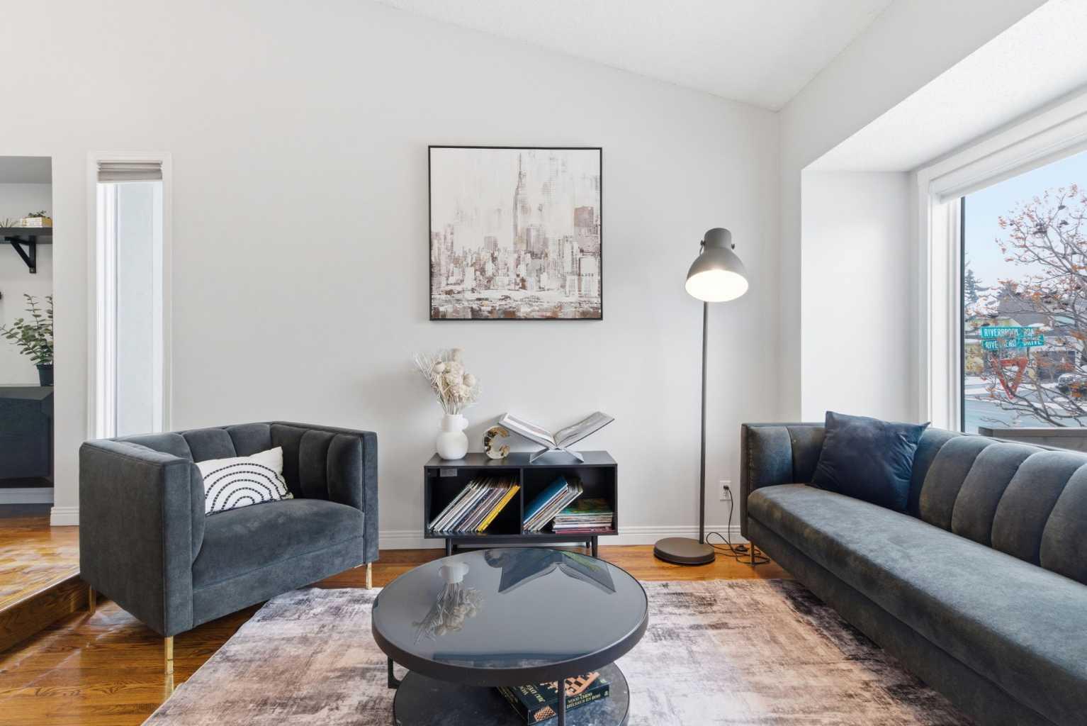 871 Riverbend Drive SE