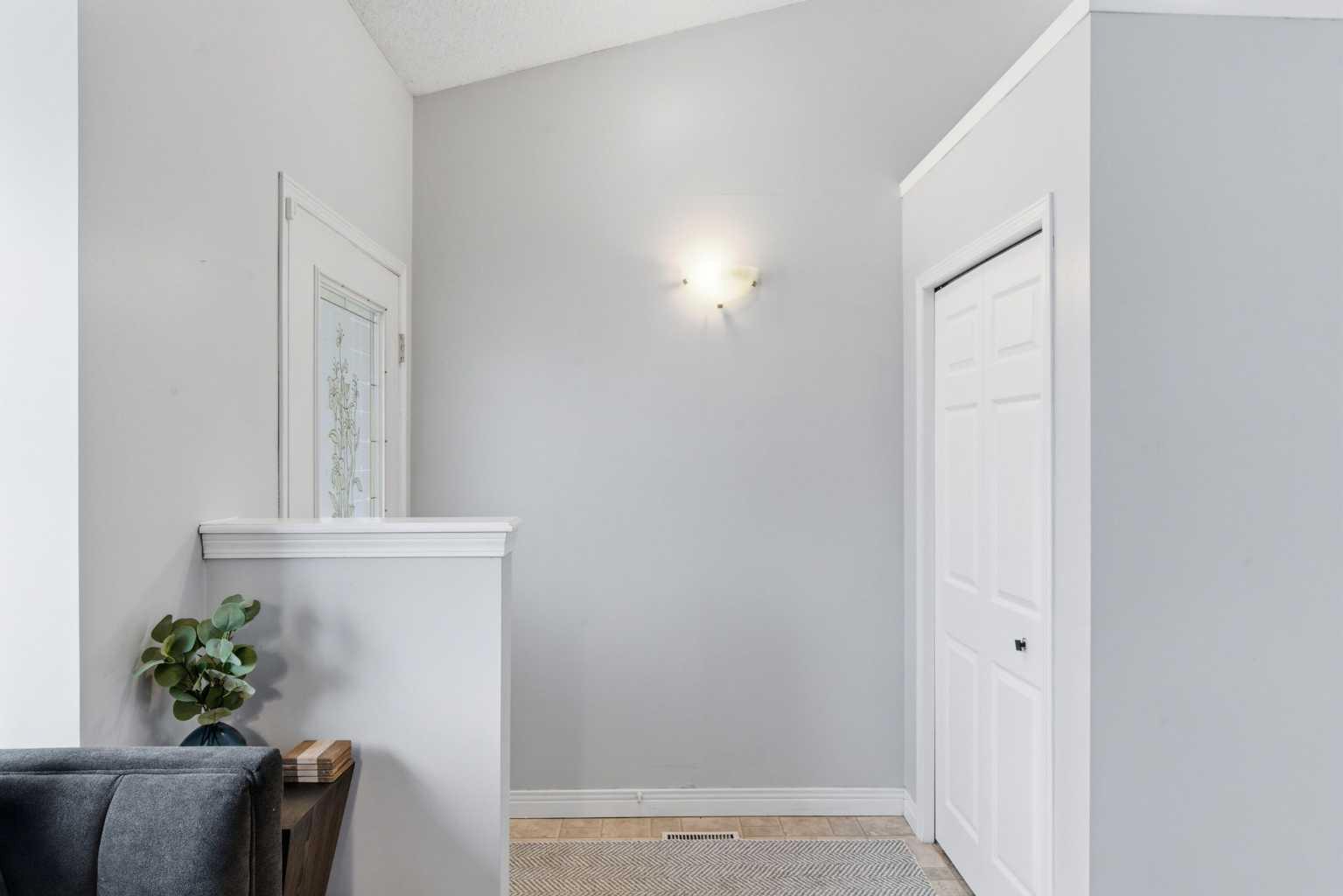 871 Riverbend Drive SE