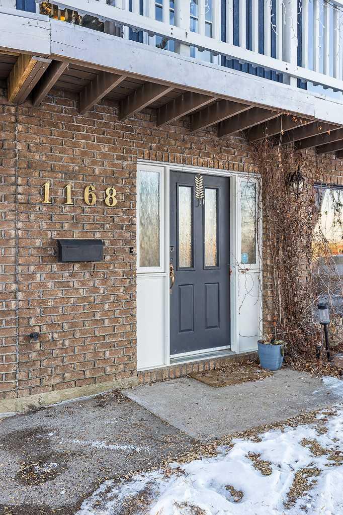 1168 16 Street NE