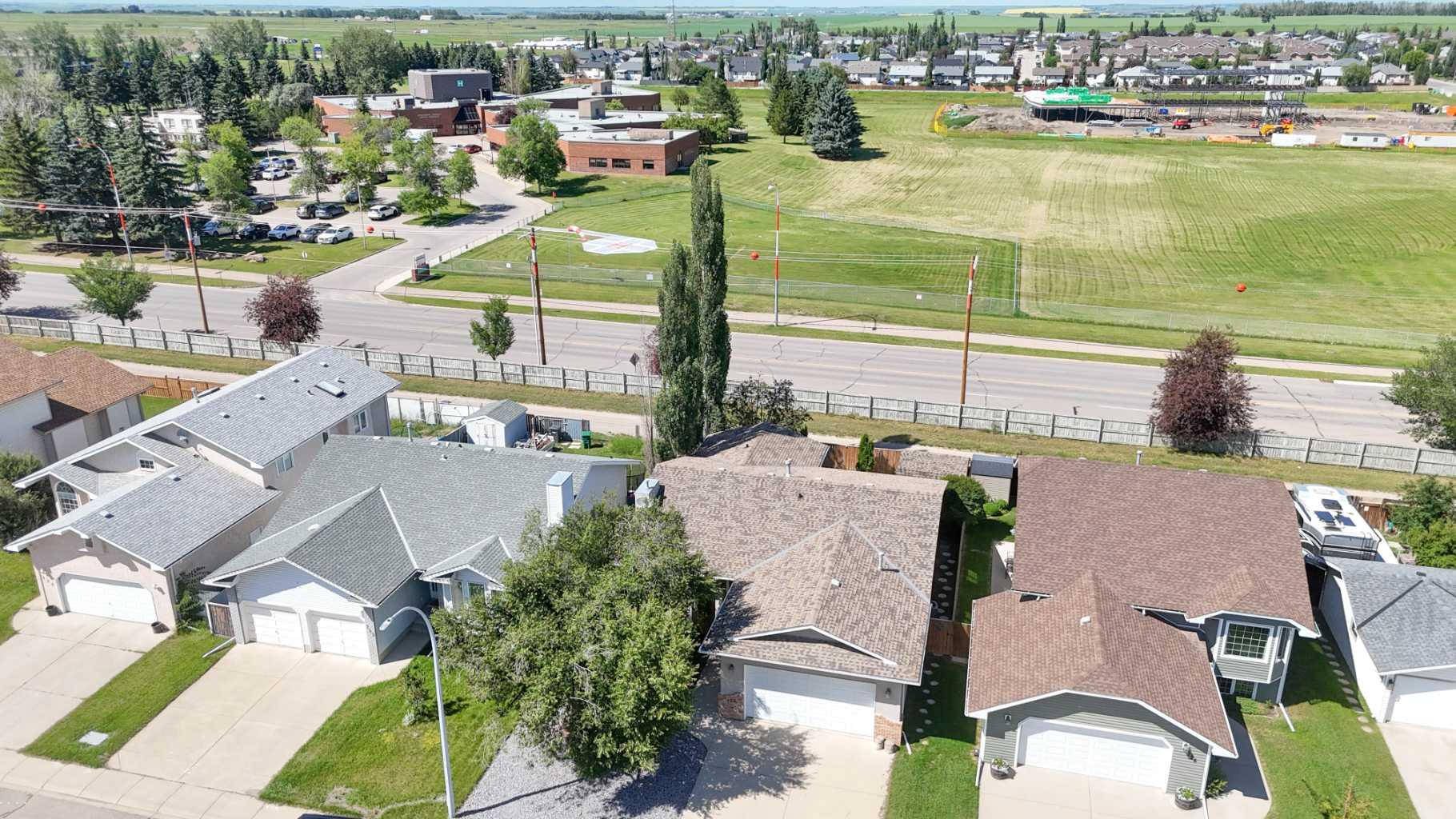 254 Maple Grove Crescent