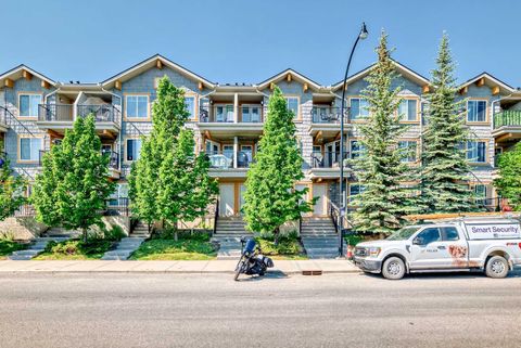 21 McKenzie Towne Gate SE #12 Calgary AB T2Z 0C5