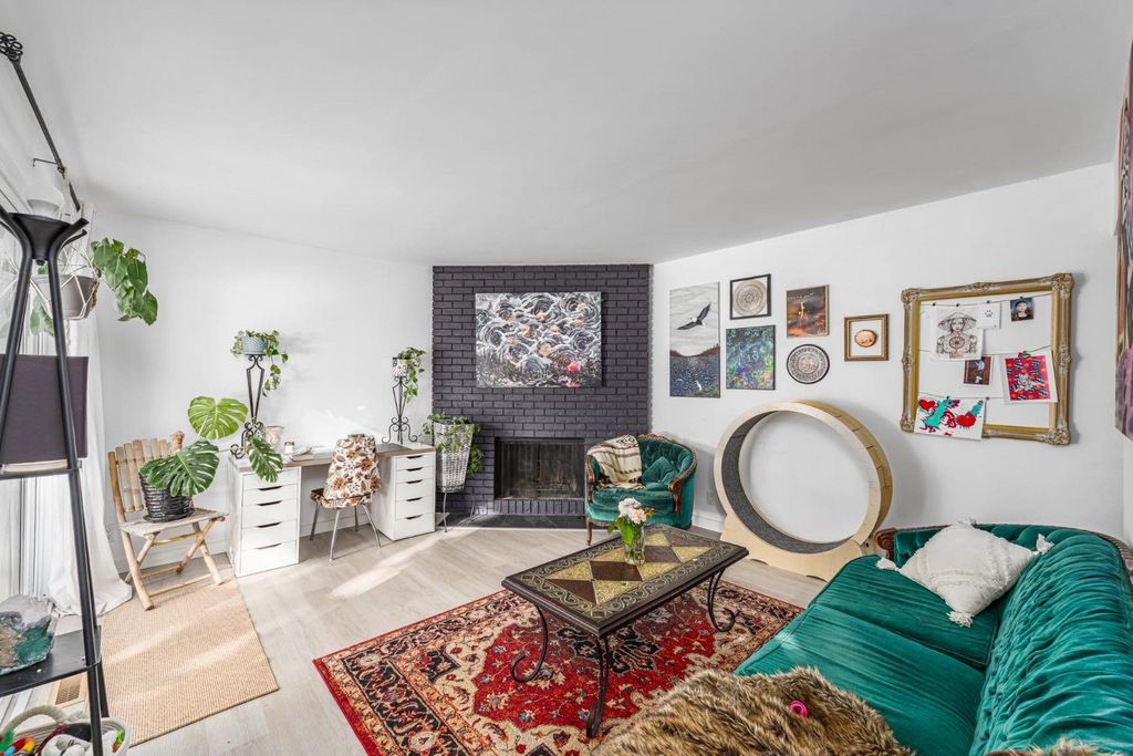 Photo of 287 Southampton Drive SW #60, Calgary, AB T2W 2N5 (MLS # A2295929)