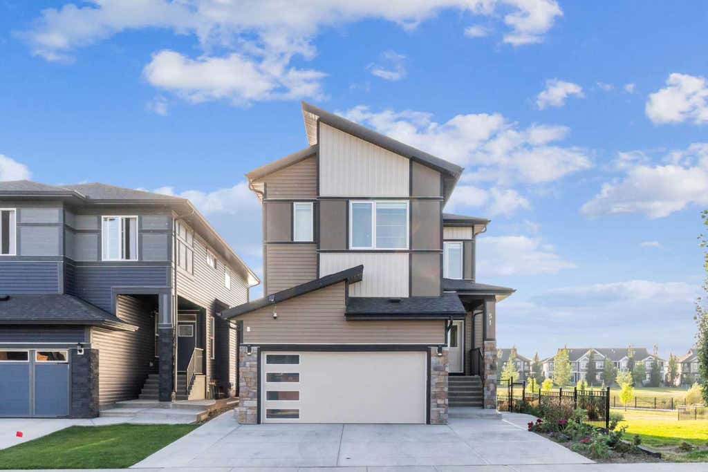 Photo of 51 Midgrove Drive SW, Airdrie, AB T4B 5K7 (MLS # A2318040)