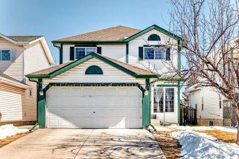 Photo of 69 Applemont Place SE, Calgary, AB T2A 7S3 (MLS # A2299151)