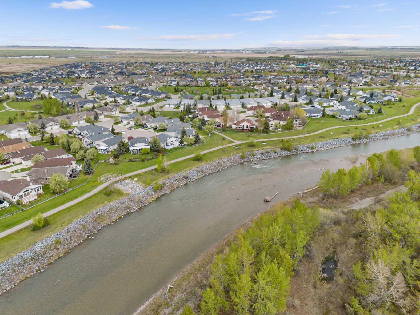 310 Riverside Garden NW