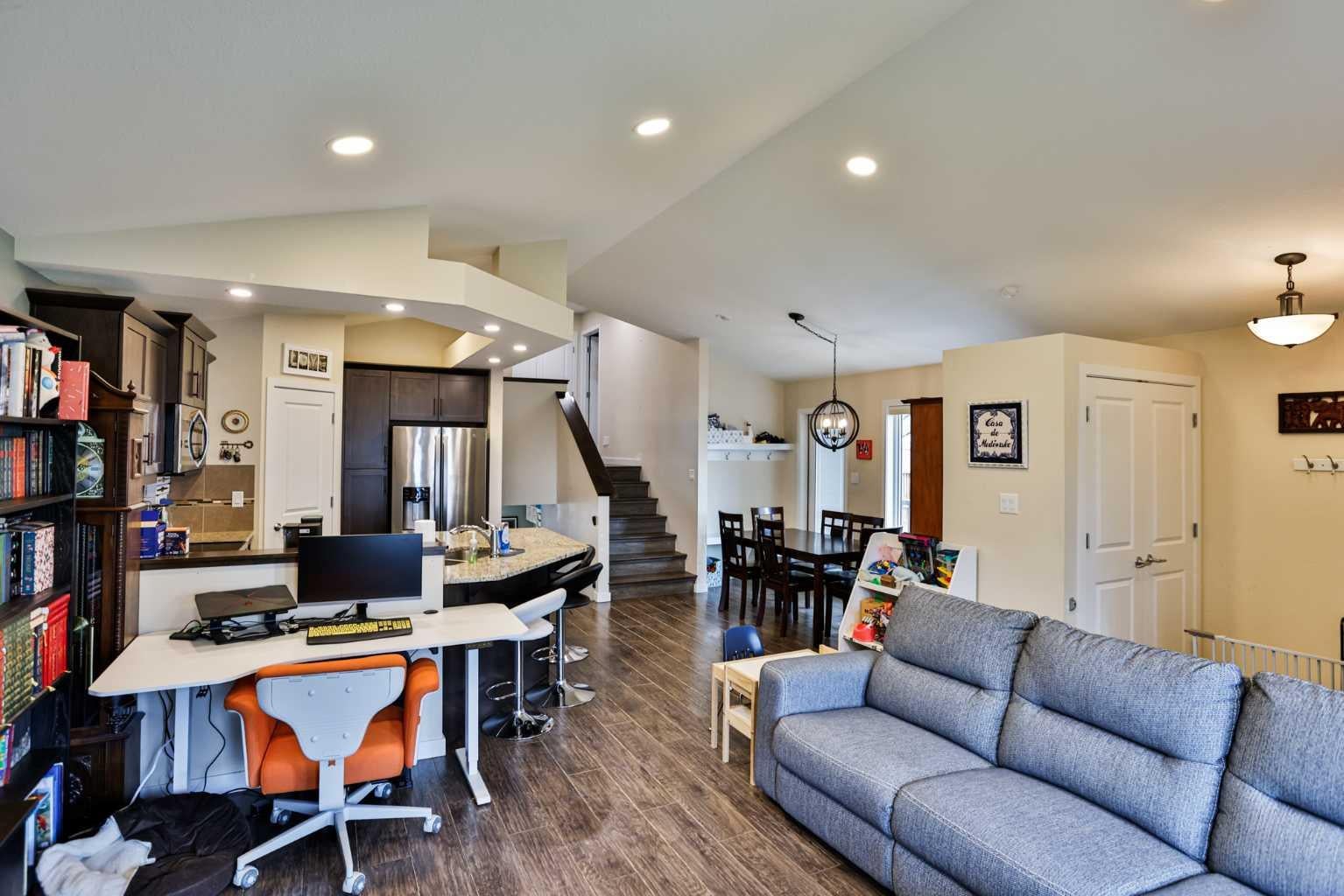 687 Keystone Chase W