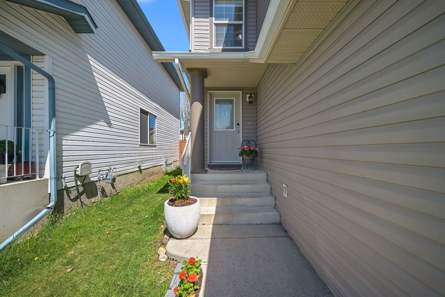 408 Bridlewood Court SW