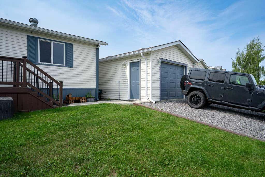 Photo of 161 Harpe Way, Fort McMurray, AB T9K 2K6 (MLS # A2332601)