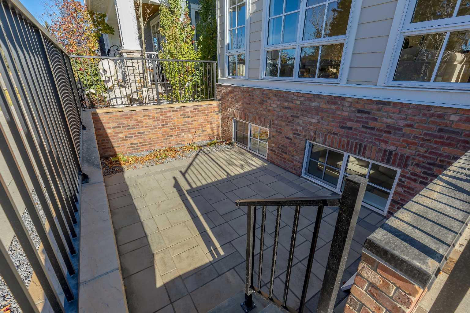 210 Alexandria Green SW