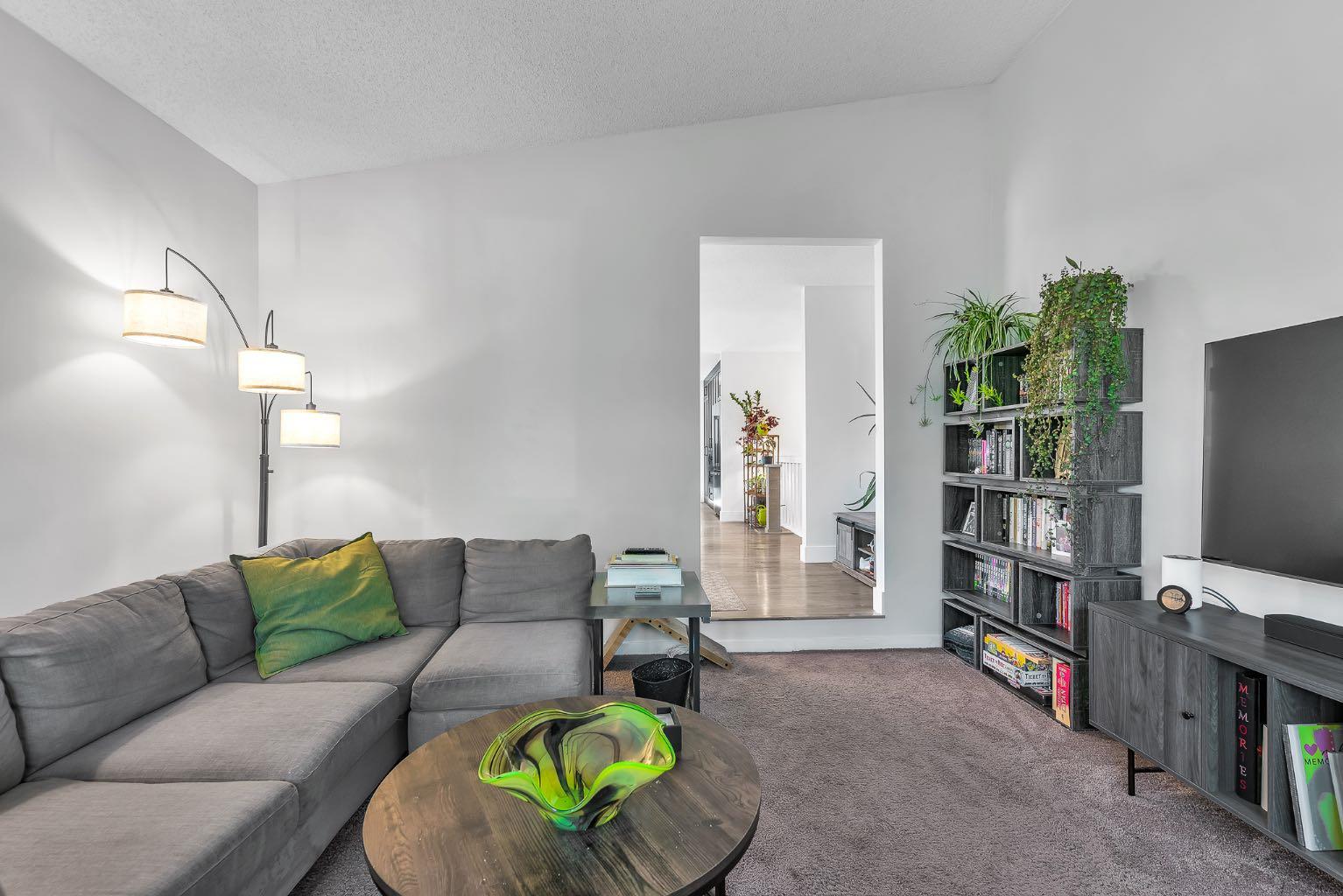 120 Woodbrook Close SW