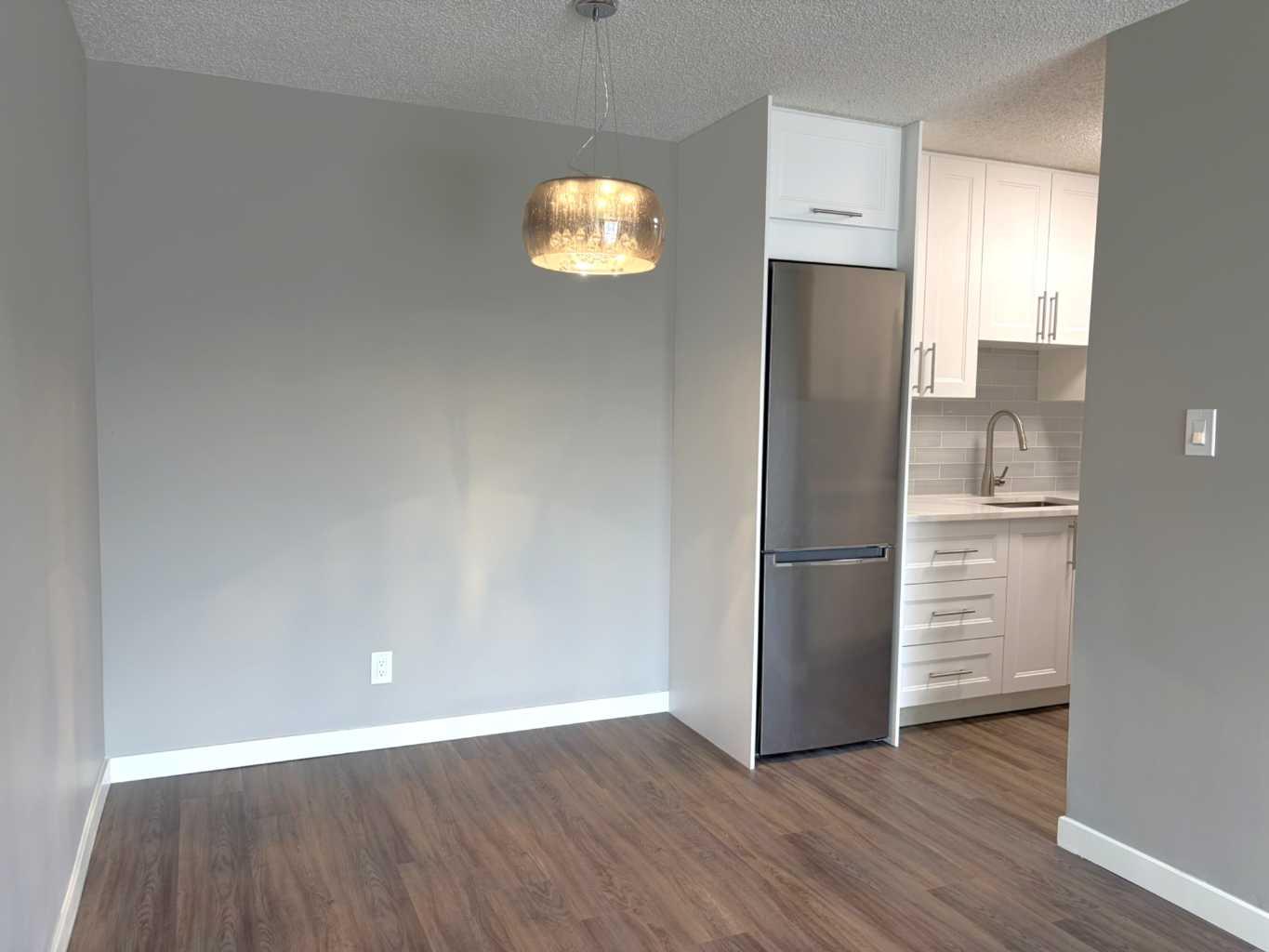 635 56 Avenue SW 302