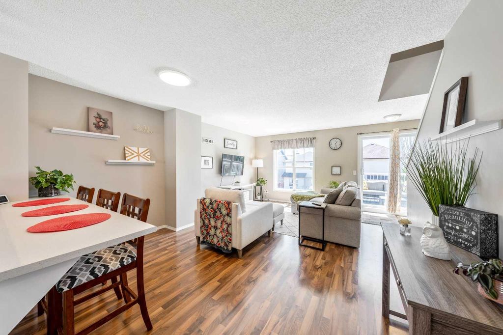 Photo of 43 Toscana Gardens NW, Calgary, AB T3L 3C2 (MLS # A2310831)