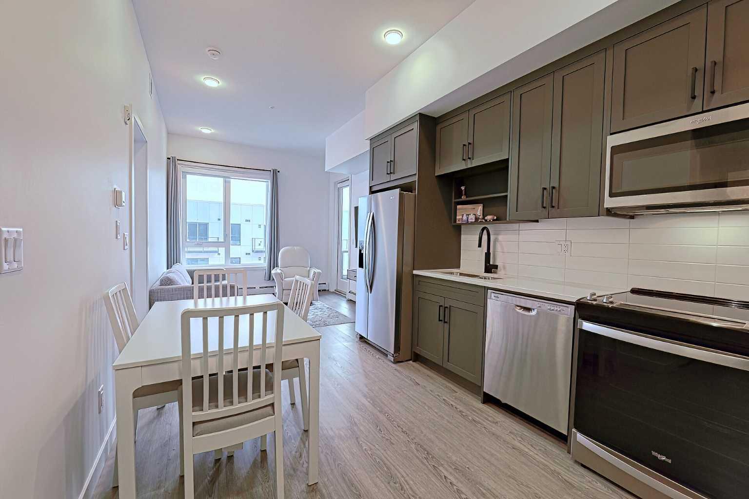 3932 University Avenue NW 630