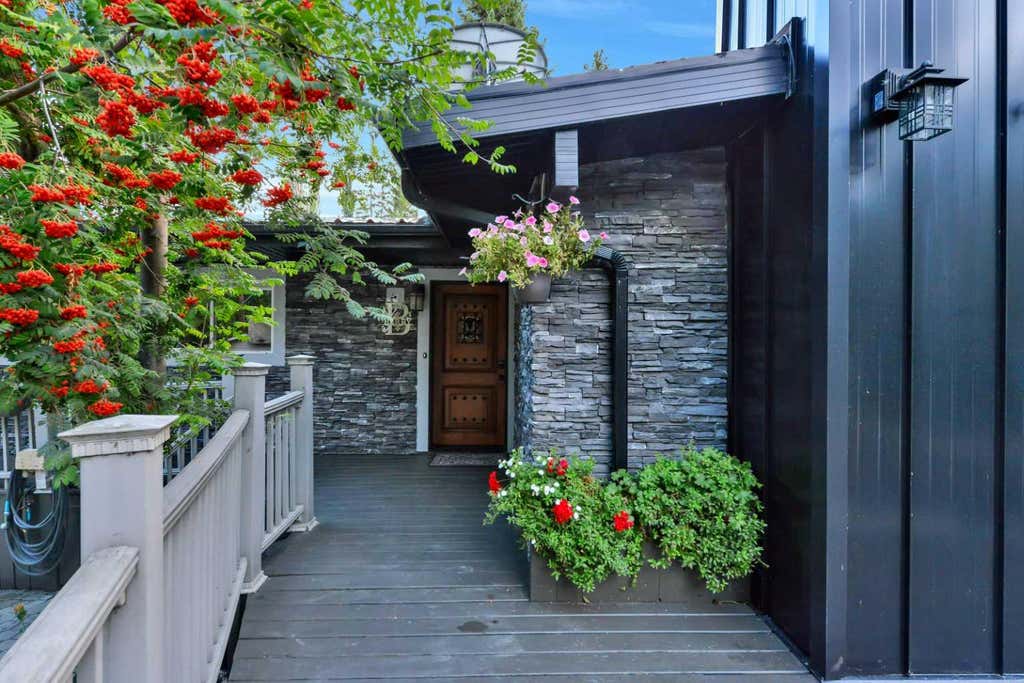 Photo of 9 Cronquist Close, Red Deer, AB T4N 1E3 (MLS # A2339581)