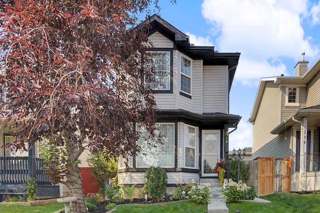 Photo of 180 Country Hills Heights NW, Calgary, AB T3K 5G3 (MLS # A2336714)