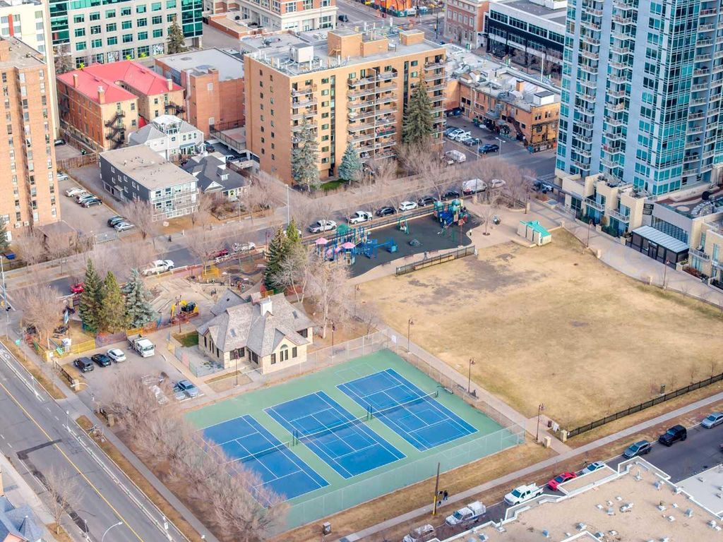 Photo of 220 13 Avenue SW #403, Calgary, AB T2R 1L6 (MLS # A2270727)