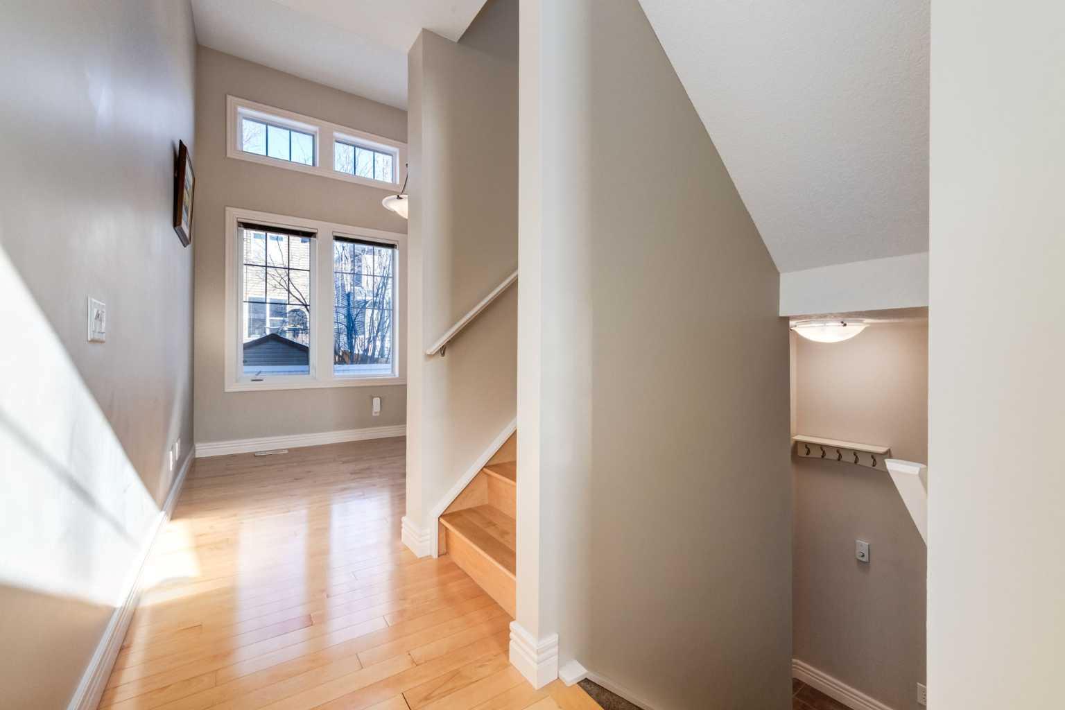 37 Royal Oak Plaza NW