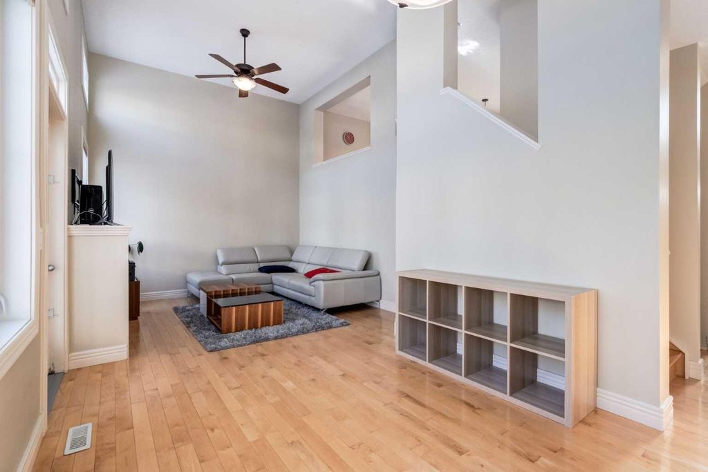 Photo of 37 Royal Oak Plaza NW, Calgary, AB T3G 0B3 (MLS # A2294002)