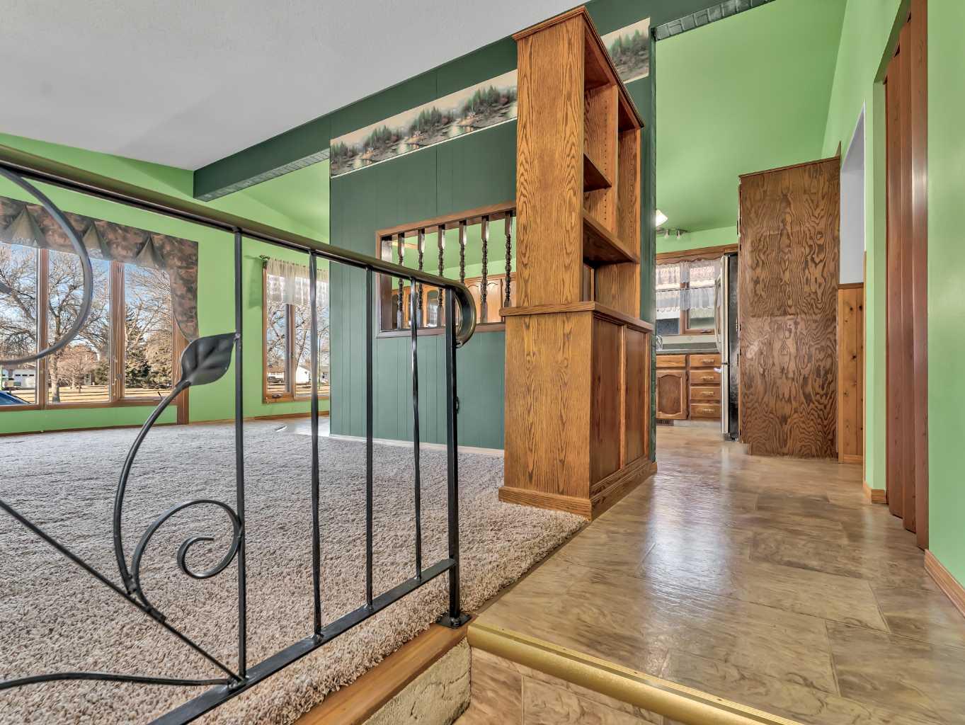 747 Lokier Avenue NW