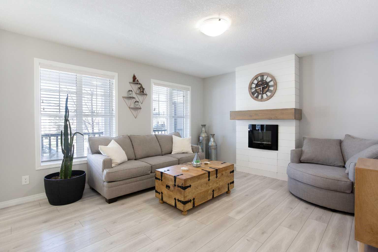 239 Windford Crescent SW