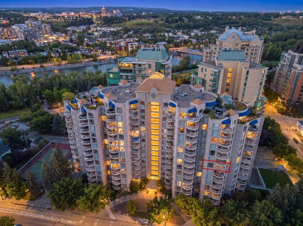 Photo of 804 3 Avenue SW #804, Calgary, AB T2P 0G9 (MLS # A2335970)