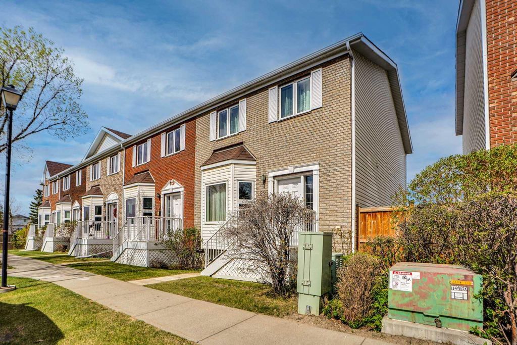 Photo of 227 Citadel Lane NW, Calgary, AB T3G 4E1 (MLS # A2312775)