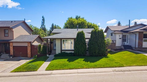 Photo of 32 Beddington Rise NE, Calgary, AB T3K 1N2 (MLS # A2324226)