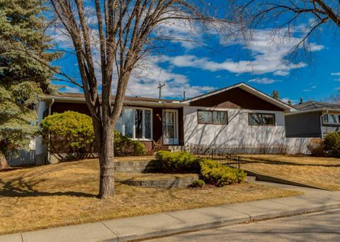 Photo of 38 Spokane Street SW, Calgary, AB T2W 0M5 (MLS # A2302198)