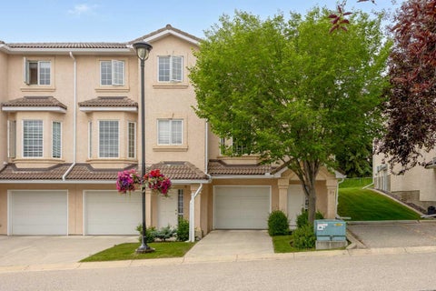 Photo of 87 Hamptons Link NW, Calgary, AB T3A 5V9 (MLS # A2341696)