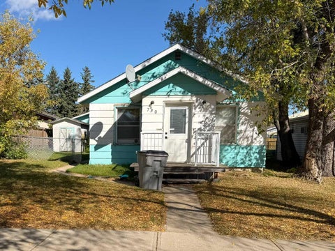 Photo of 730 6 Avenue, Wainwright, AB T9W 1A2 (MLS # A2351078)