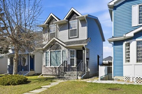 Photo of 28 Martin Crossing Rise NE, Calgary, AB T3J 3N8 (MLS # A2301034)