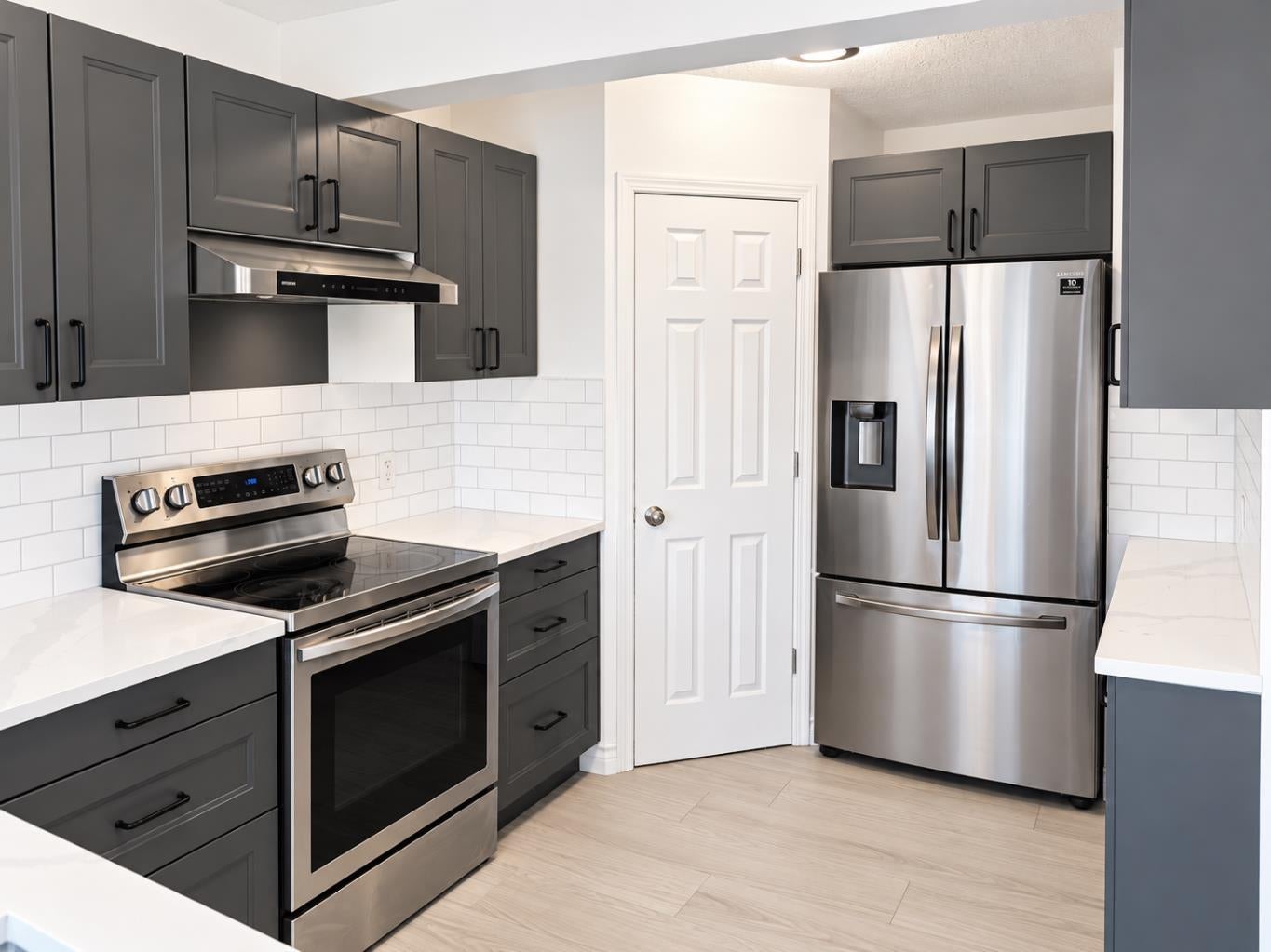 128 WESTON Manor SW