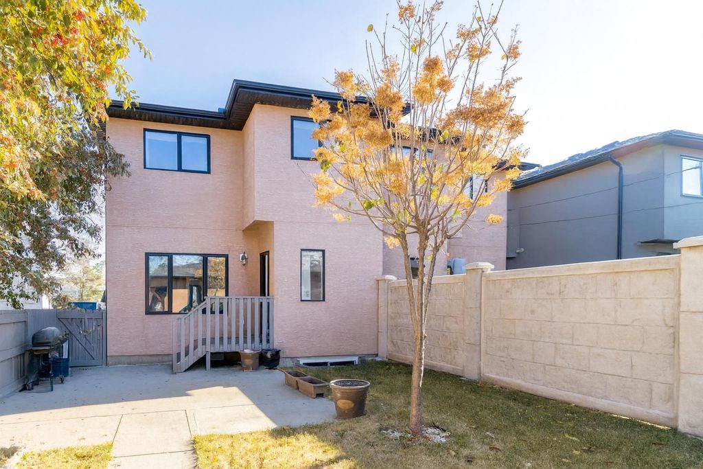 Photo of 1421 40 Street SW, Calgary, AB T3C 1W8 (MLS # A2282999)
