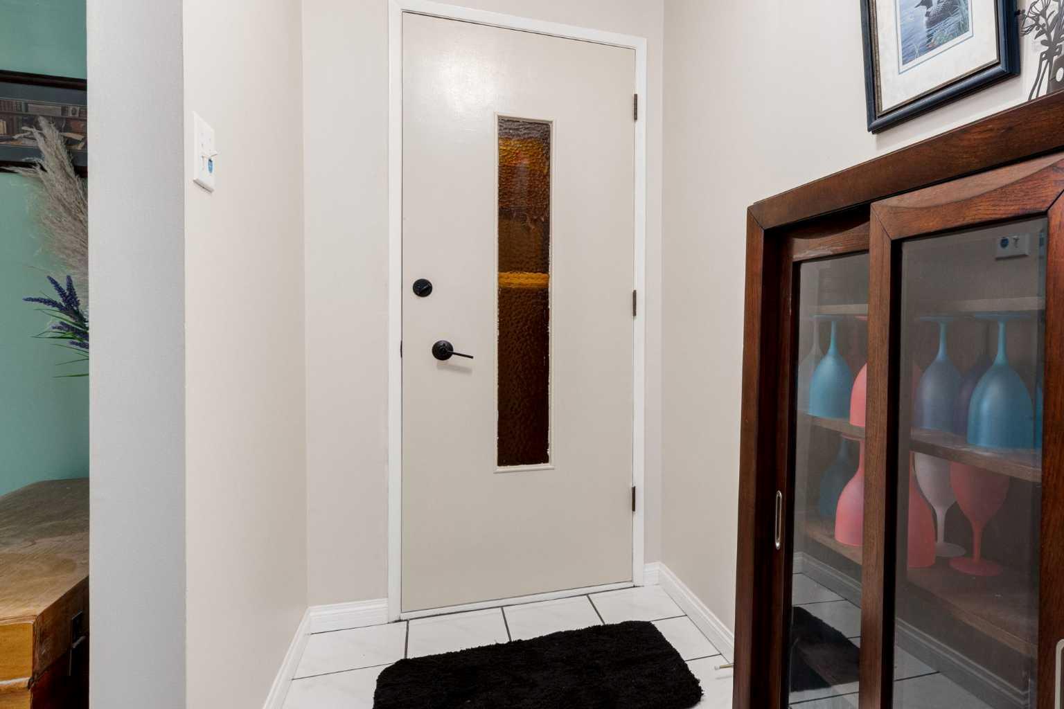 220 Oakridge Place SW