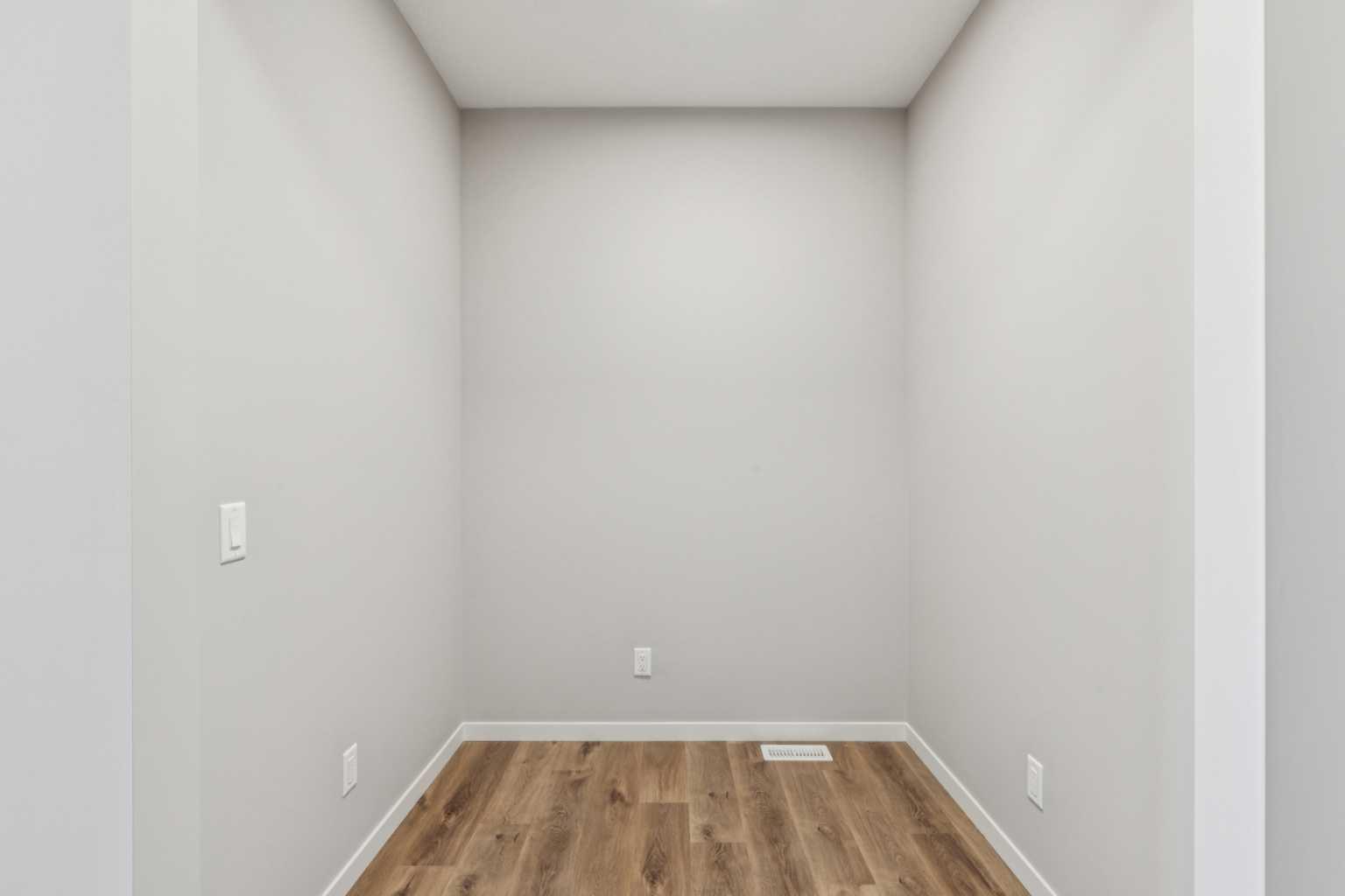 338 Hotchkiss Manor SE