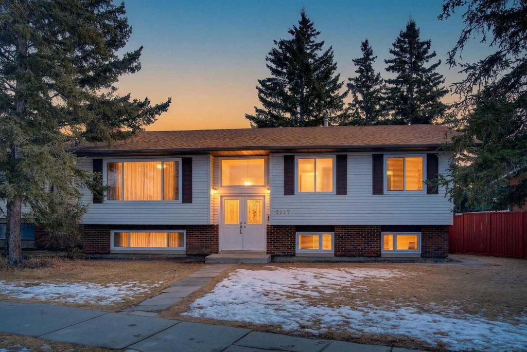 Photo of 6507 Temple Drive NE, Calgary, AB T1Y 4R4 (MLS # A2283212)